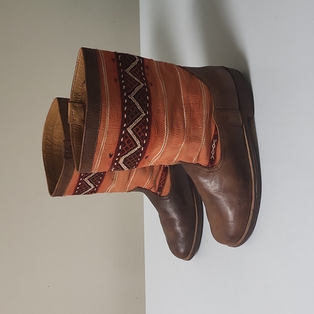 VINTAGE Boho Gypsy Moroccan Kilim Woven Wool Brown Leather Boots in Adult Size 5